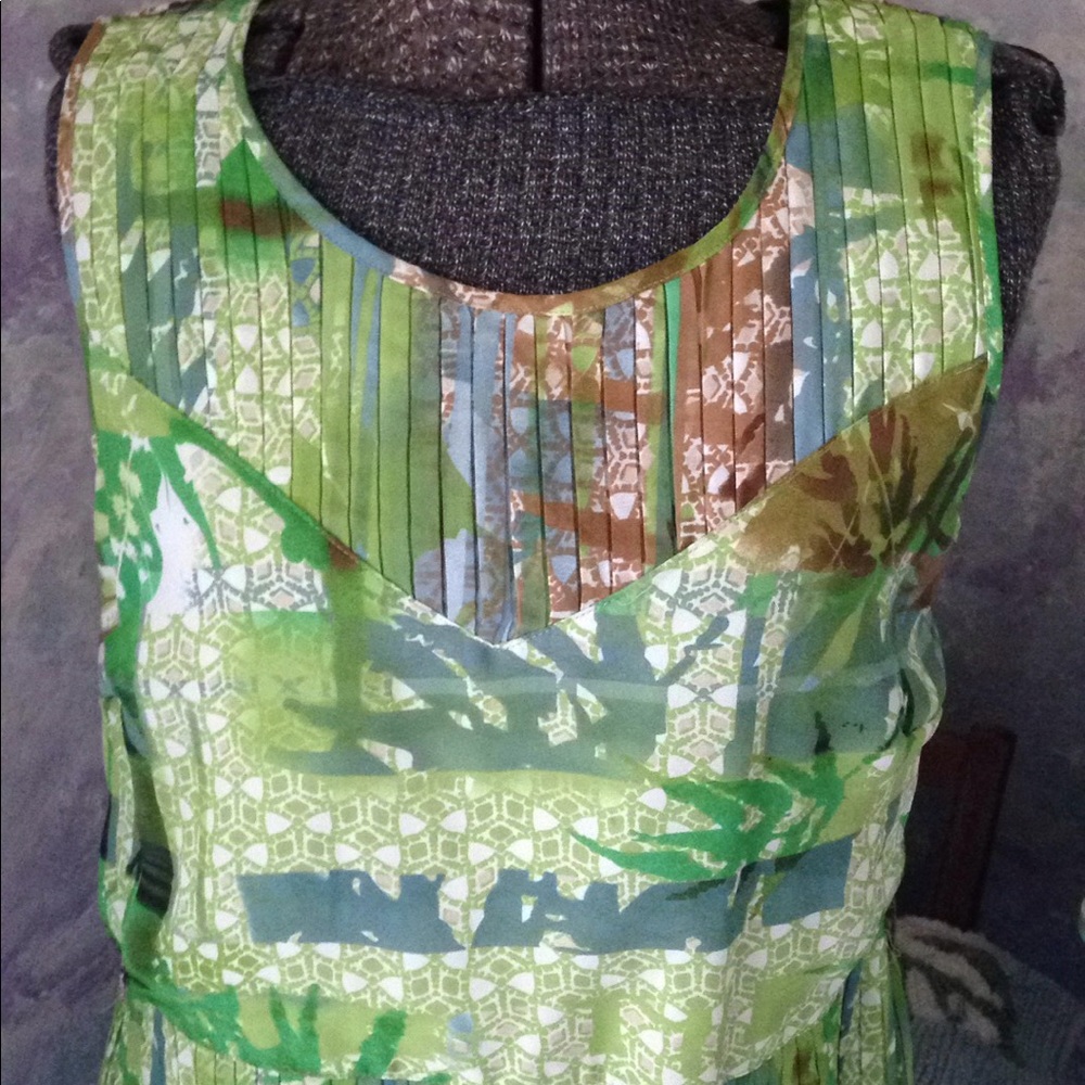 Pretty green fern bamboo print sundress 60’s look